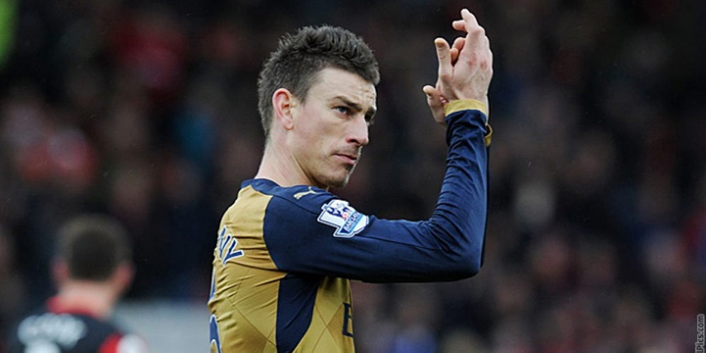 Laurent Koscielny Pemain Terbaik Arsenal Bulan Agustus