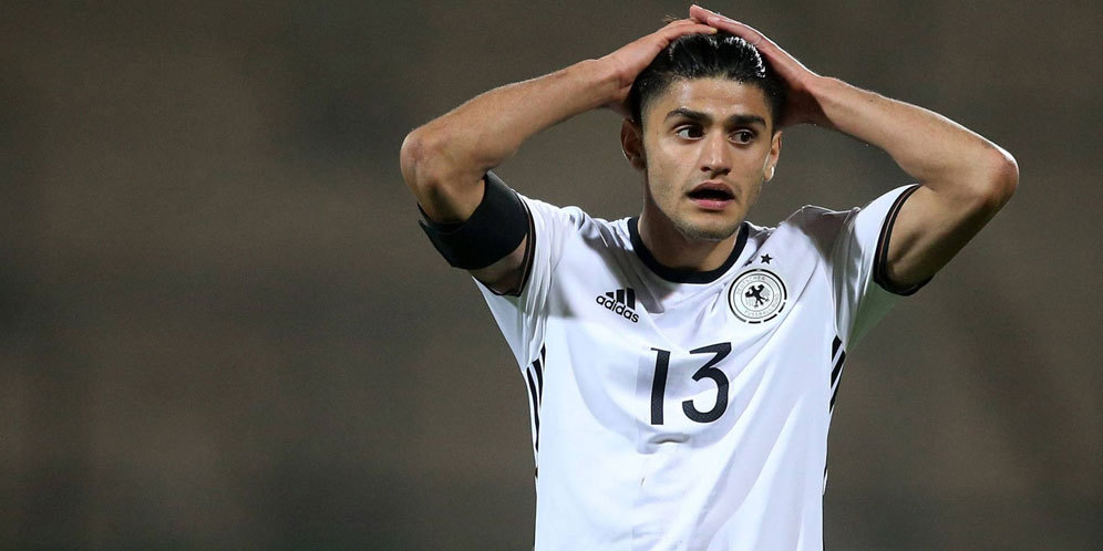 Kalahkan Barca, Dortmund Resmi Gaet Mahmoud Dahoud