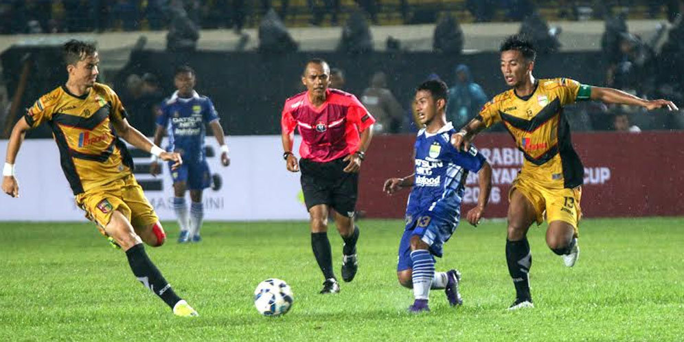 Ditahan Imbang Persib Bandung, Hendra Bayauw Salahkan Wasit