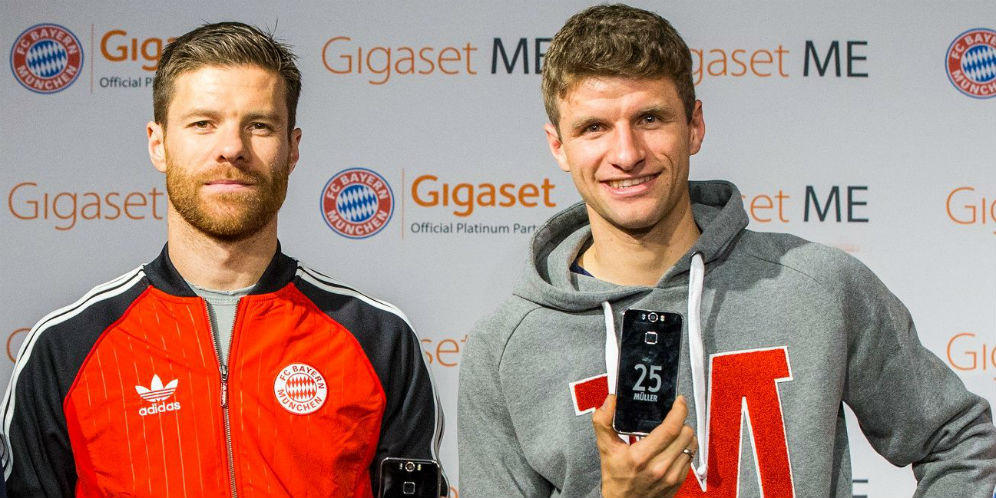 Bromance Manis Muller dan Xabi Alonso