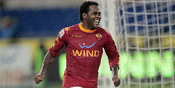 Lama Tak Ada Kabar, Eks Roma Ini Muncul dengan Badan Super Bongsor! Lama Tak Ada Kabar, Eks Roma Ini Muncul dengan Badan Super Bongsor!