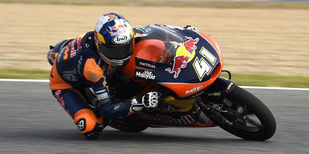 Start dari 35, Binder Raih Kemenangan Moto3 Perdana di Jerez