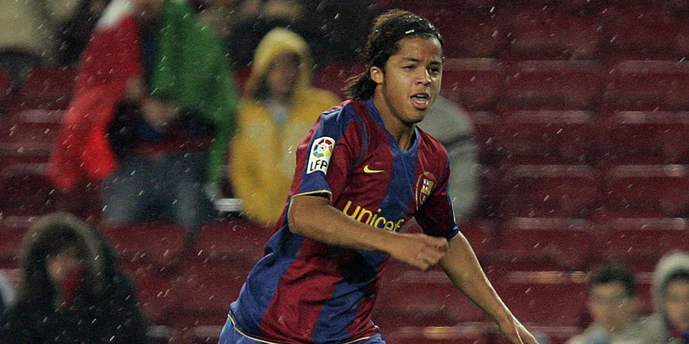 Giovani Dos Santos (c) AFP