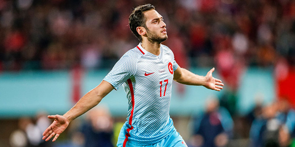 Hakan Calhanoglu