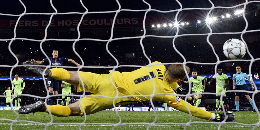 Отправь гол. Joe Hart save. Джо Харт и Златан Ибрагимович.