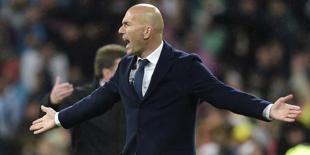 Video: Terlalu Bersemangat, Celana Zidane Sampai Robek