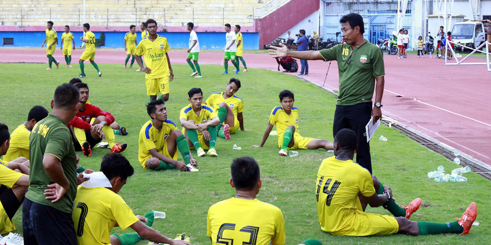 Bhayangkara Surabaya United Tetap Dilatih Ibnu Grahan