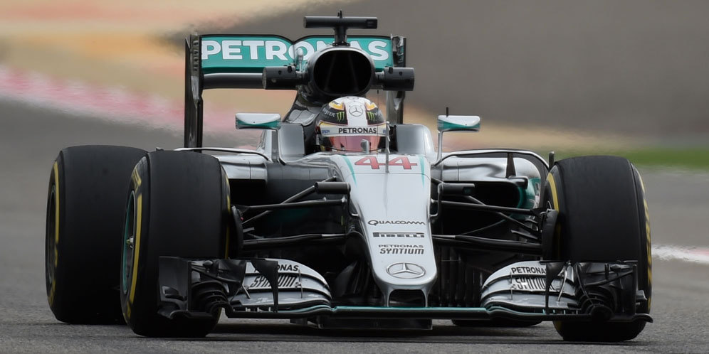 Kalahkan Rosberg di Austria, Hamilton Diteriaki Penonton