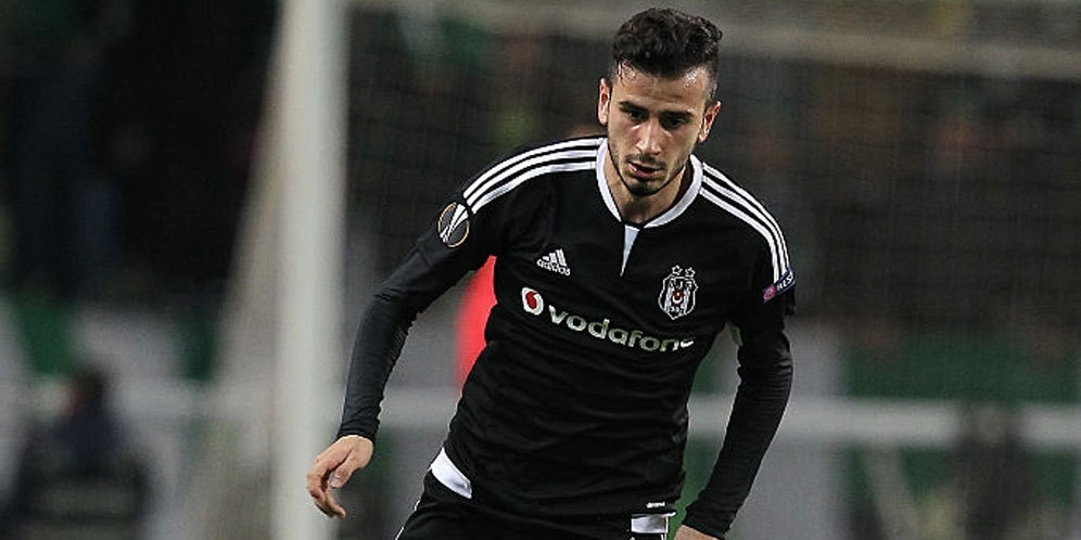 Milan Siap Bertarung dengan MU untuk Dapatkan Ozyakup