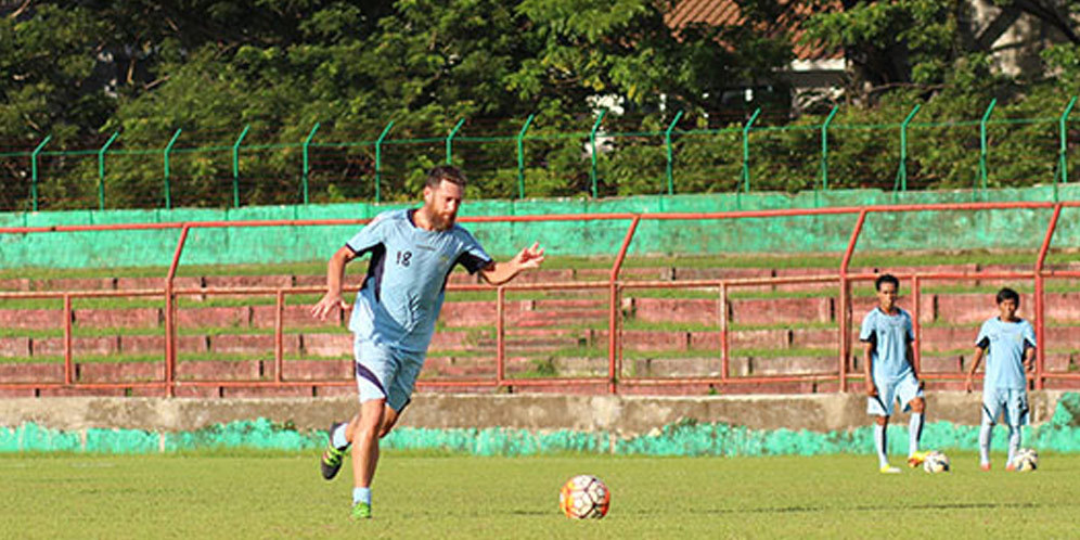 Persela Masih Observasi Gelandang Argentina