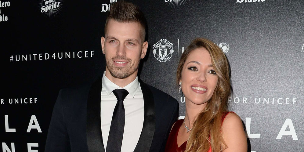 Schneiderlin Akhirnya Lamar Si Penjaga Toko Cantik Manchester