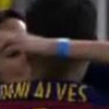 Barca Juara, Alves dan Sang Pacar Berciuman Mesra Barca Juara, Alves dan Sang Pacar Berciuman Mesra