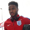 Hodgson Minta Sterling Lupakan Kritik Fans dan Media