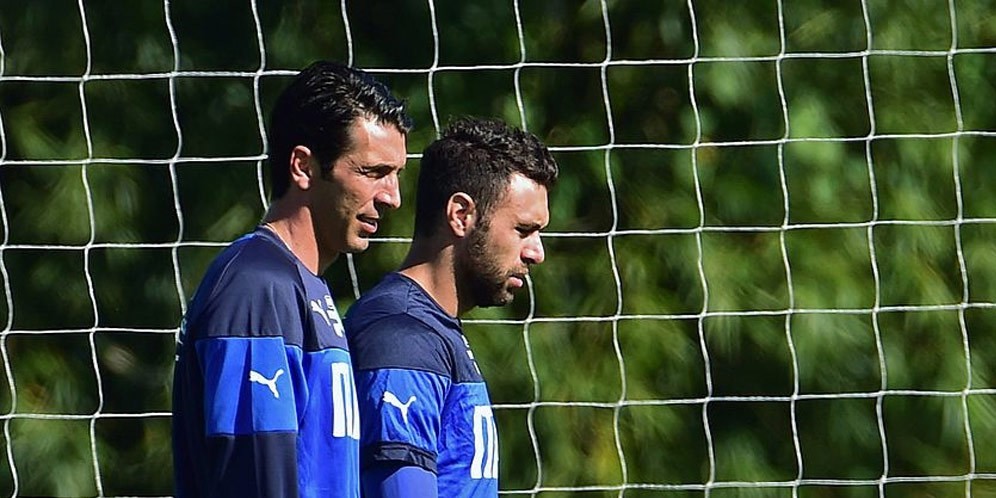 Sirigu: Sebuah Kehormatan Main Bareng Buffon