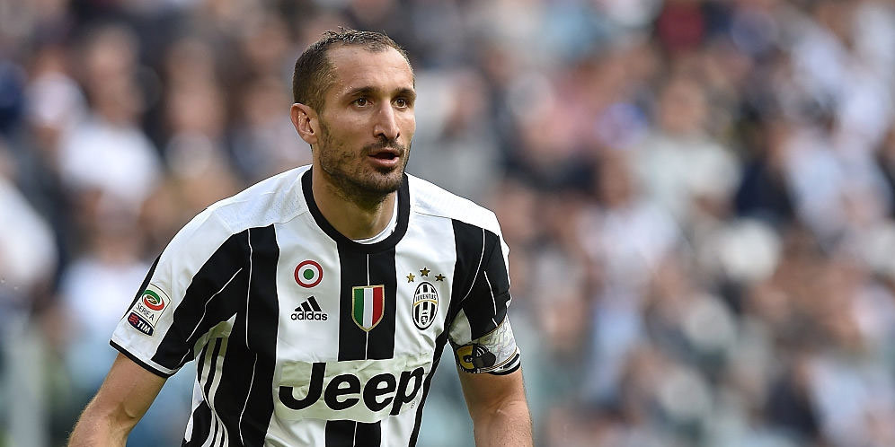 Chiellini: Masalahnya Bukan Tiga Atau Empat Bek