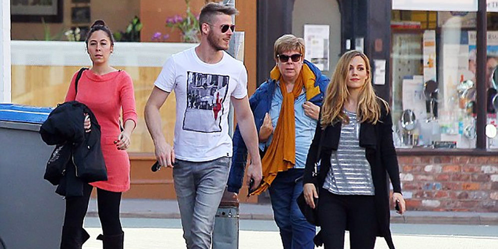 Libur, De Gea Ajak Edurne Nonton Konser Avenged Sevenfold