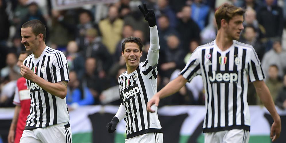 Hasil Pertandingan Juventus vs Carpi: Skor 2-0