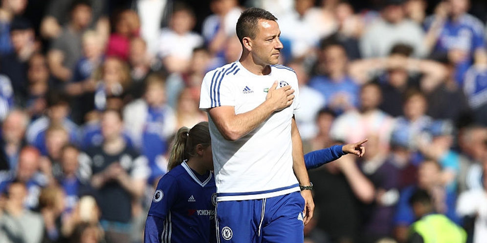 Redknapp Sarankan Conte Tetap Andalkan John Terry di Chelsea