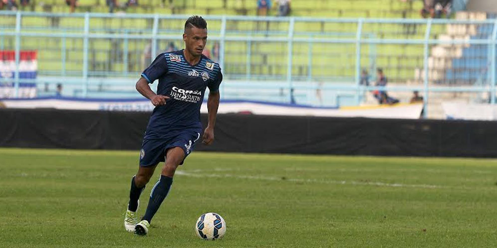 Maitimo Diragukan Main Lawan Sriwijaya FC