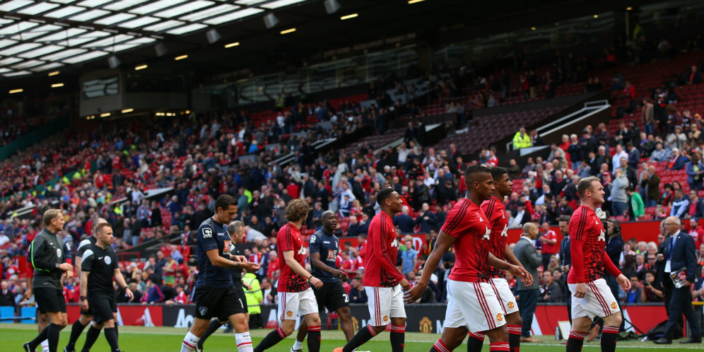 Paket Mencurigakan di Old Trafford Berisi Ponsel dan Pipa