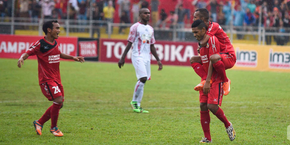 Semen Padang Sikat Persipura Jayapura 2-0