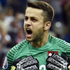 Fabianski: Satu Poin Berharga Lawan Jerman