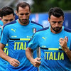 Mertens: Italia Kuat di Belakang, Juga Bisa Menikam