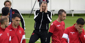 Albania Pun Minta 'Bantuan' Italia Albania Pun Minta 'Bantuan' Italia
