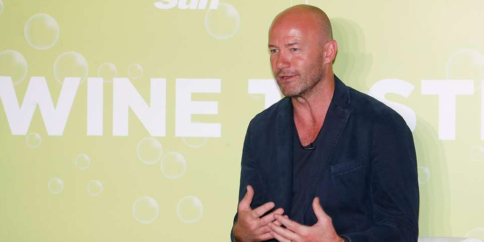 Bek Tengah Buruk, Shearer Tak Yakin Inggris Juara Euro 2016