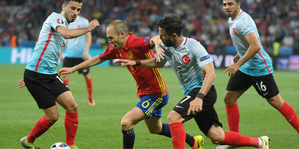 Kalahkan Turki, Iniesta Beri Spanyol Nilai Sempurna