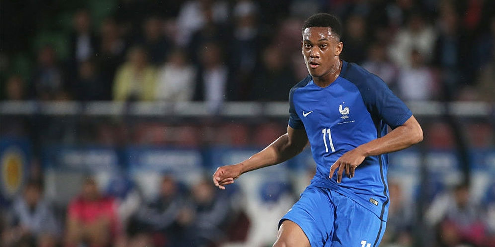 Latihan Jelang Lawan Islandia, Martial Cetak Gol Akrobatik