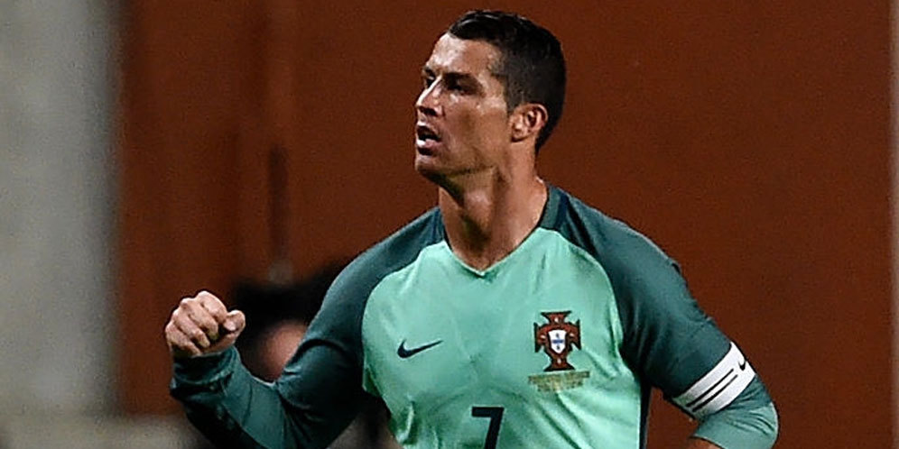 Ronaldo Enggan Pikirkan Ballon d'Or