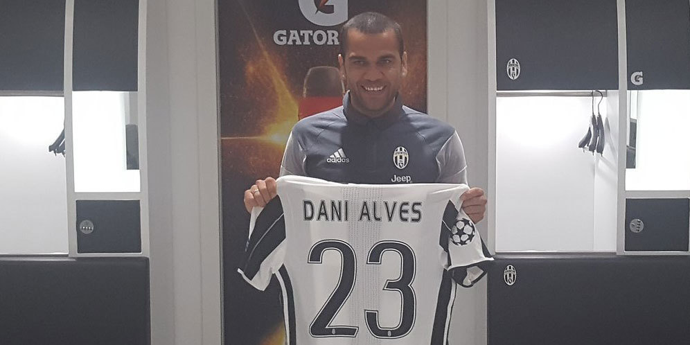 Dani Alves Akan Kapteni Brasil