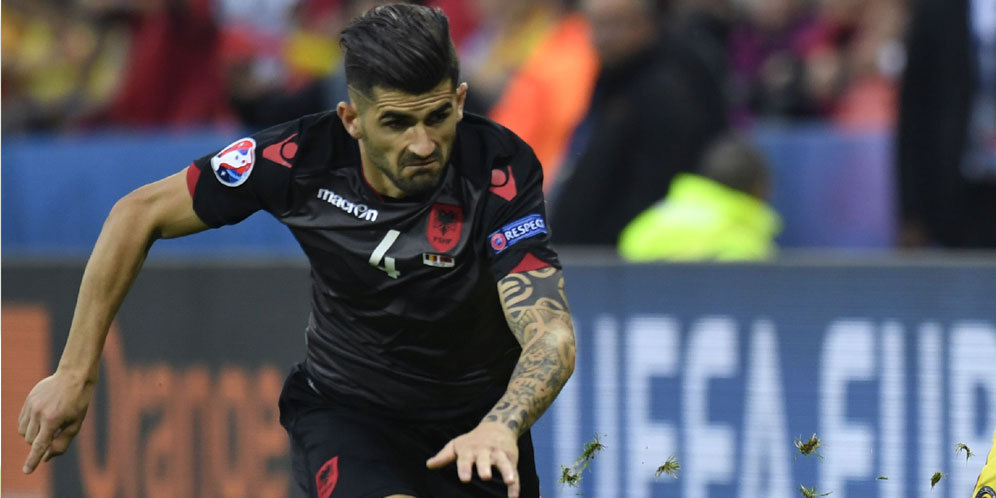 Elseid Hysaj Tak Akan ke Barcelona