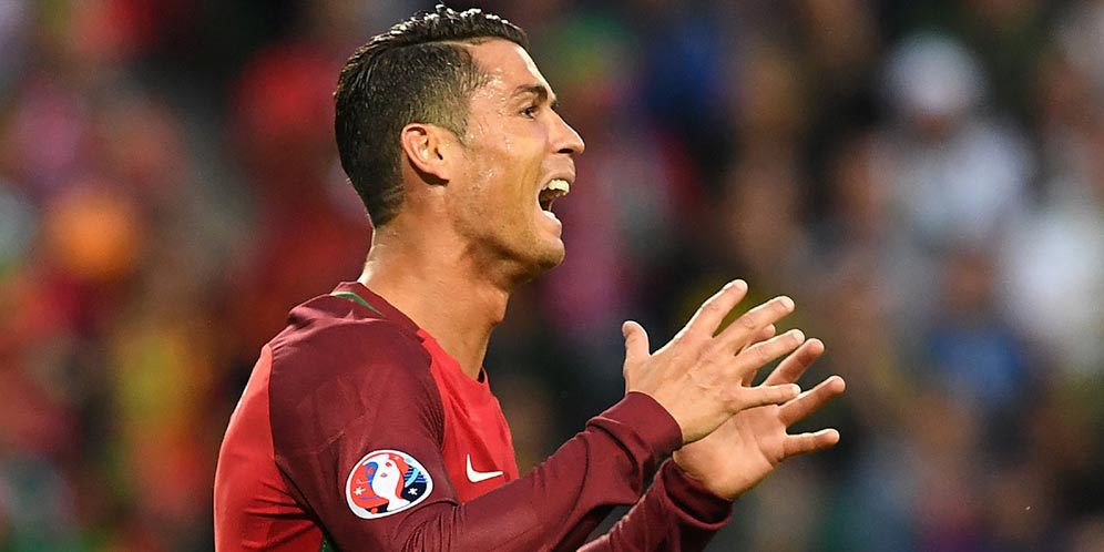 Selamat dari Penalti Ronaldo, Kiper Austria Girang