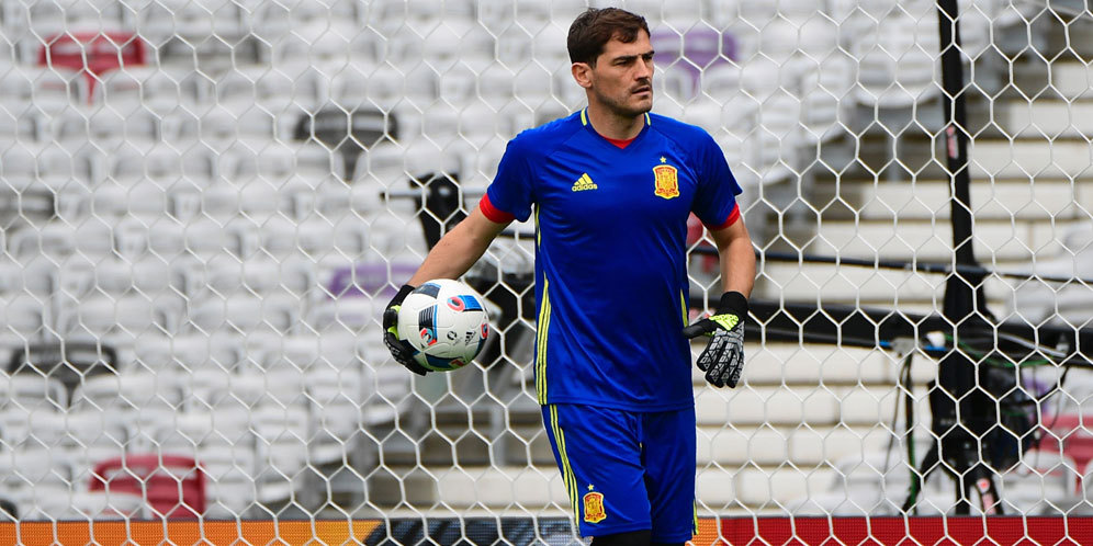 Iker Casillas Puji Penampilan AS Roma