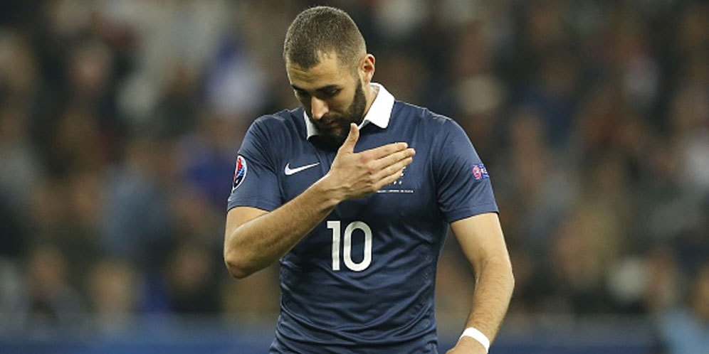 Benzema Pamer Foto Cuma Bisa Nonton Prancis dari Rumahnya