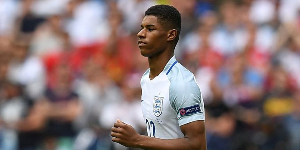 Video: Belum Apresiasi Fans, Southgate Larang Rashford Balik ke Ruang Ganti