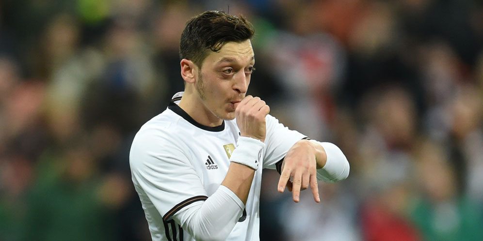 Timnas Jerman Tak Panggil Mesut Ozil