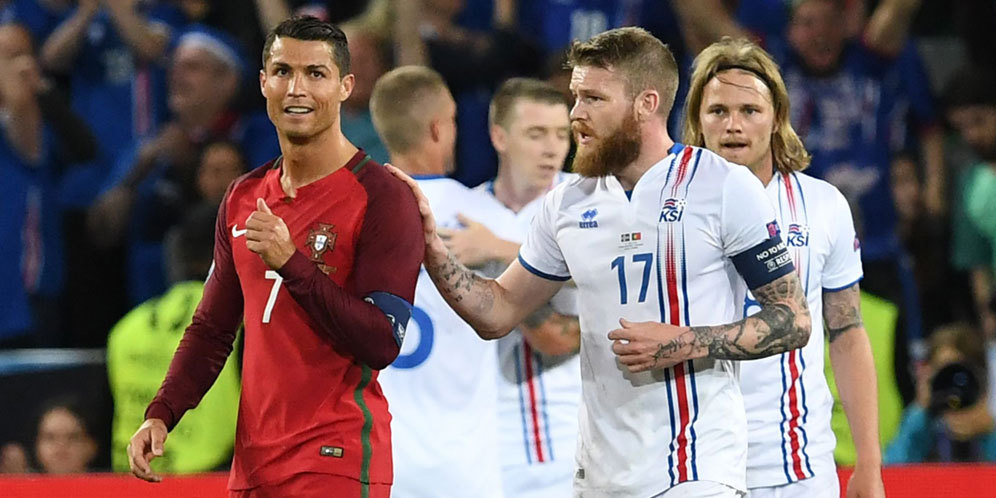 Meski 'KW', Kapten Islandia Akhirnya Dapatkan Jersey Ronaldo