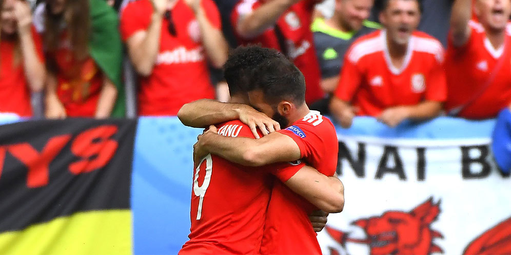 Robson-Kanu Kunci Kemenangan Perdana Wales di Euro 2016