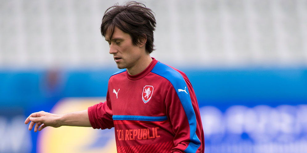 Debut 18 Menit, Rosicky Langsung Cedera Hingga Akhir Tahun