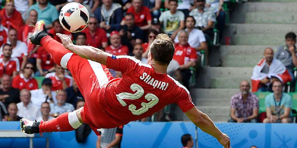 Ngetweet Guyonan Garing Soal Golazo Shaqiri, Shakira Banjir Bully