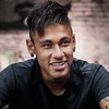 Tak Mau Kalah dari Messi, Neymar pun Kini Tampil Blonde