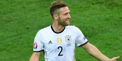 Mustafi Tak Pikirkan Soal Ban Kapten Mustafi Tak Pikirkan Soal Ban Kapten