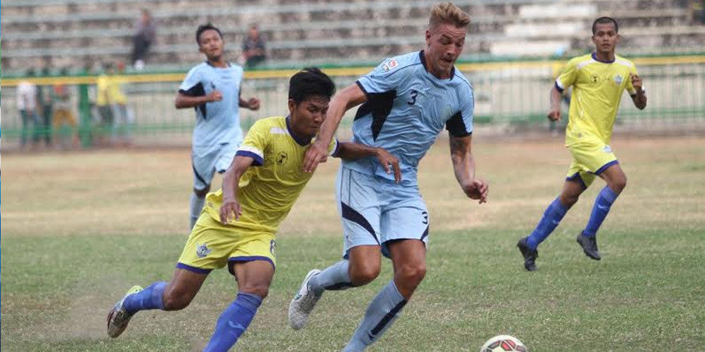 Adelmund Putuskan Tinggalkan Persela