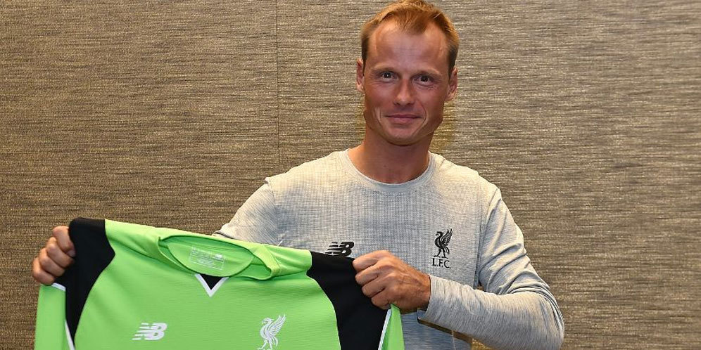 Liverpool Resmi Gaet Kiper Gaek Alex Manninger