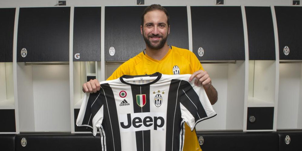 Buffon Dukung Higuain Raih Kesuksesan di Juventus