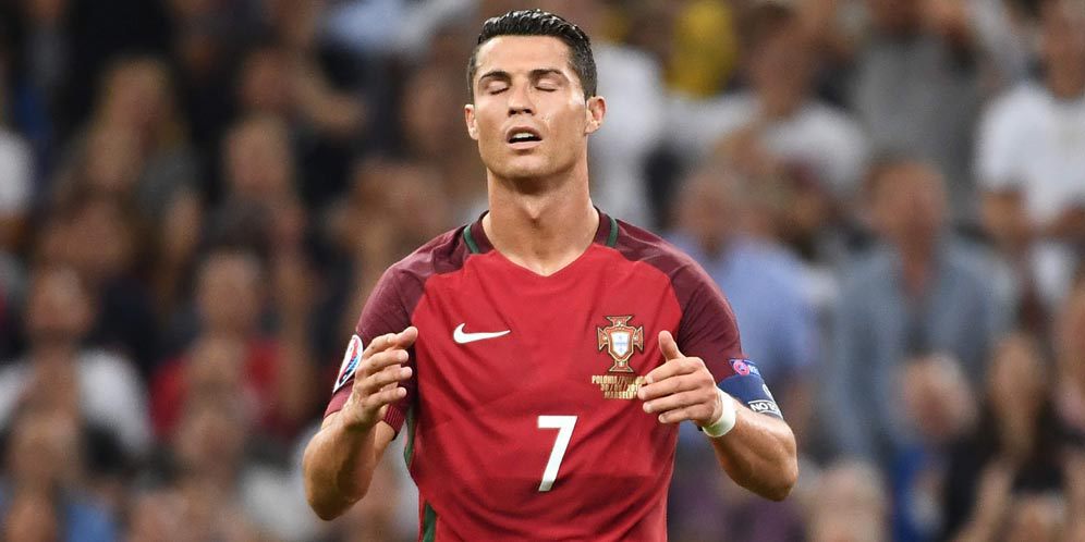 Baru Juara, Ronaldo Bingungkan Tatanan Rambutnya