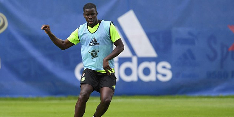 Ada Zouma, Conte Pastikan Tidak Belanja Bek Baru